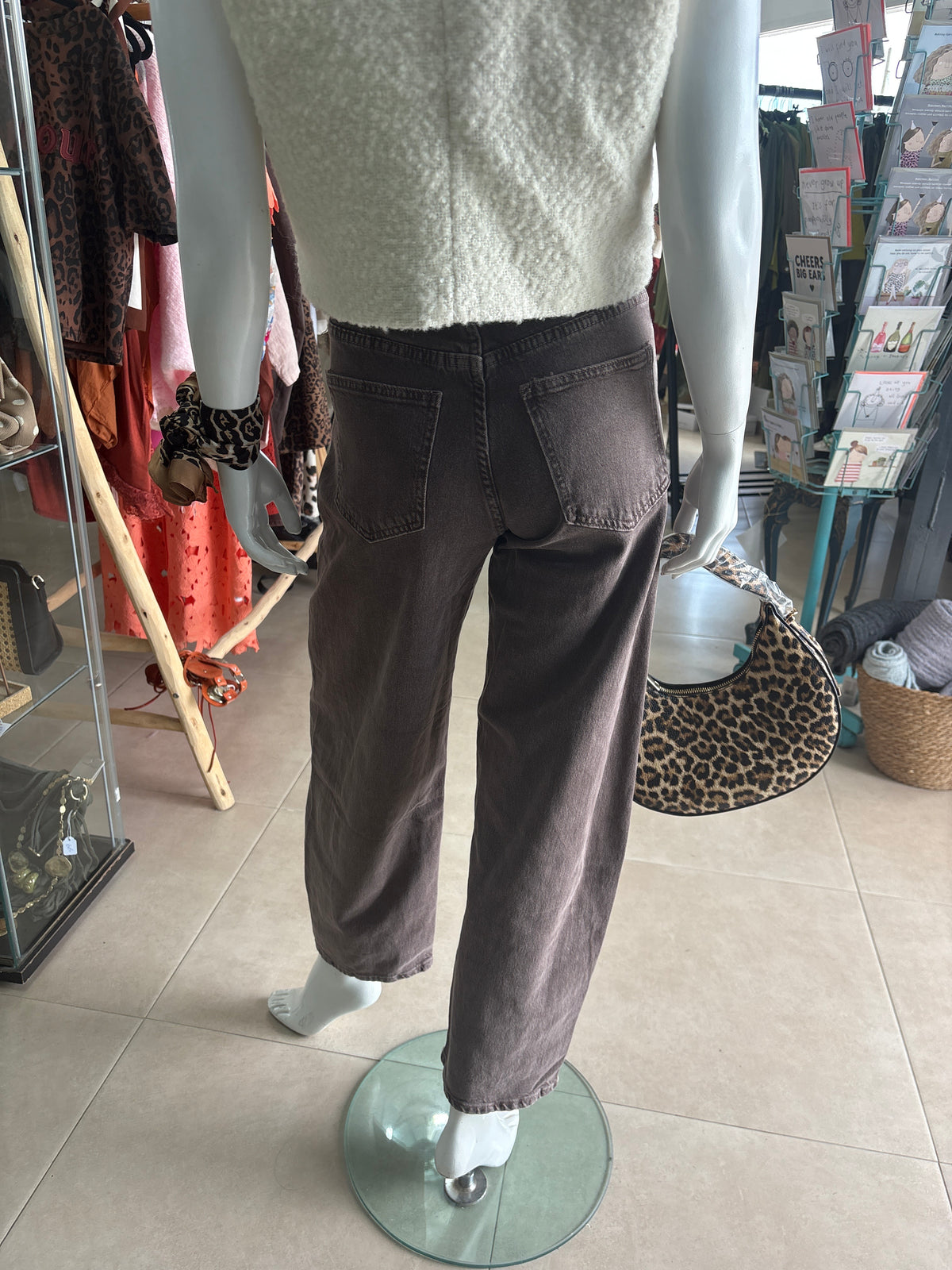 Barrel Leg High-Waisted Jeans – Mocha Brown