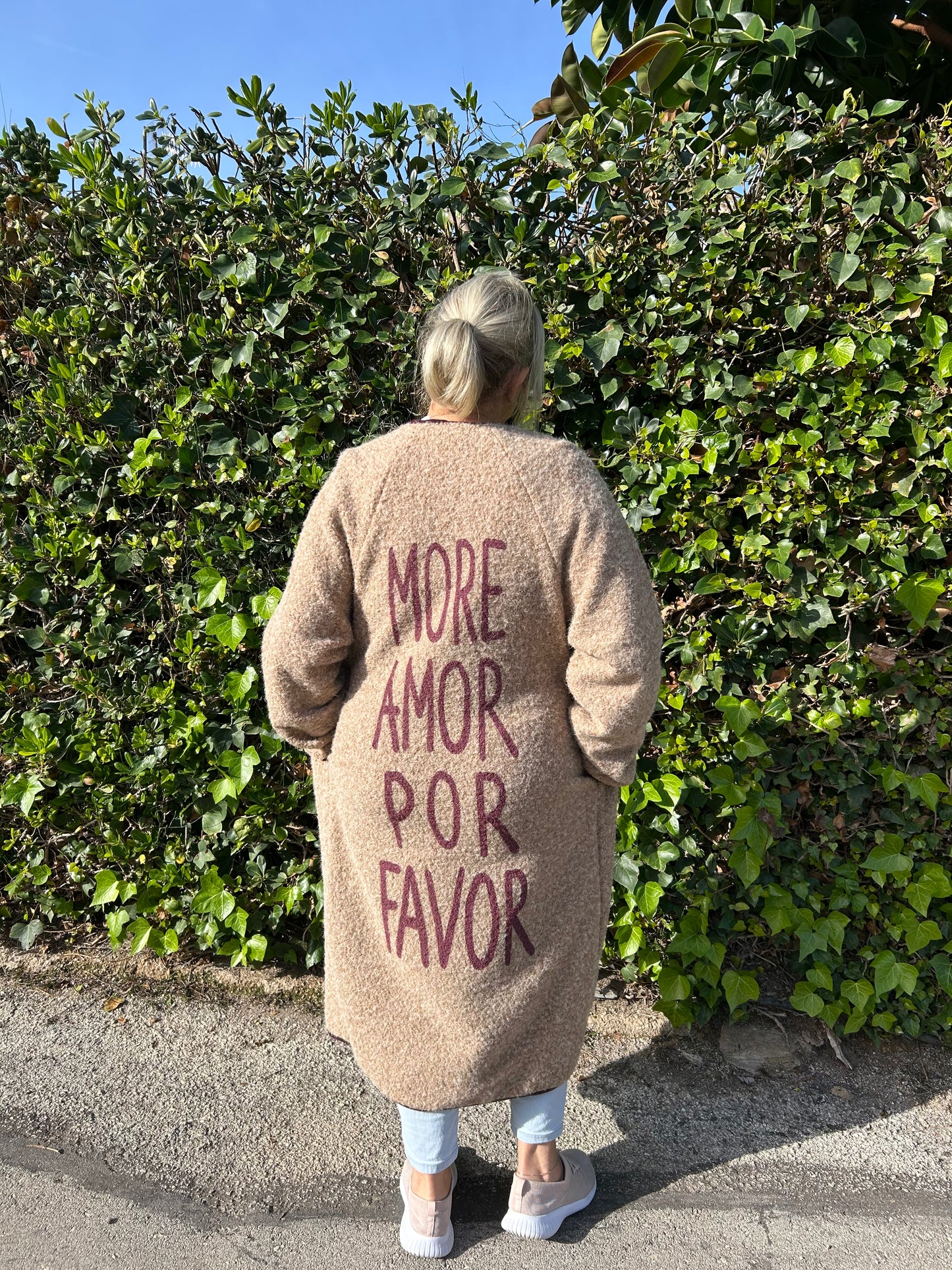 More Amor Por Favor