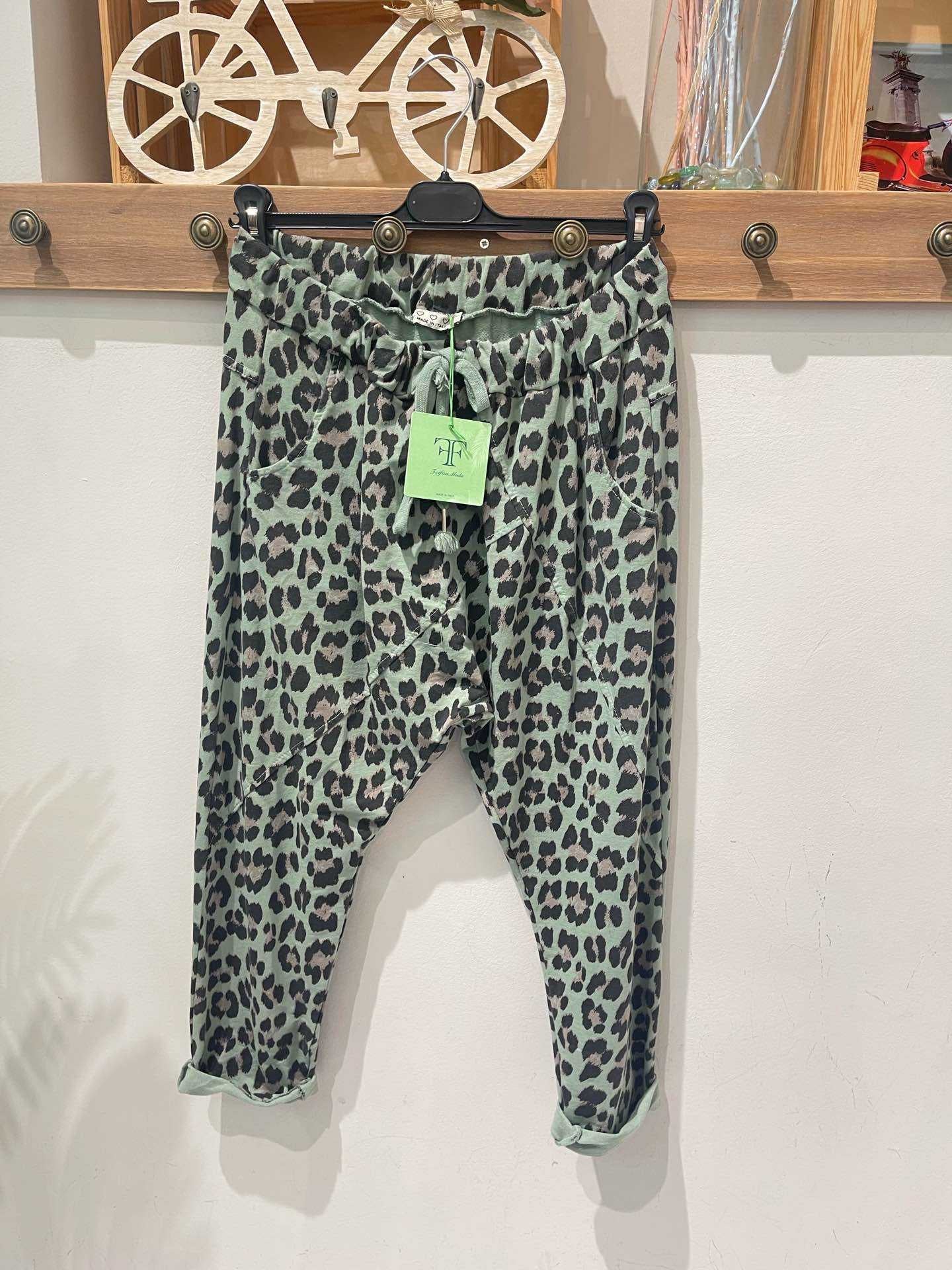Baggy leopard pants