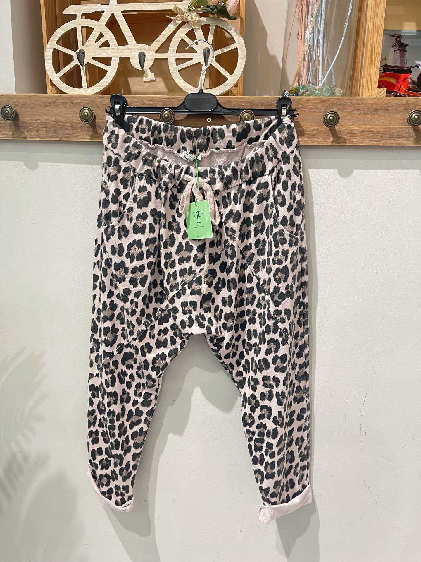 Baggy leopard pants