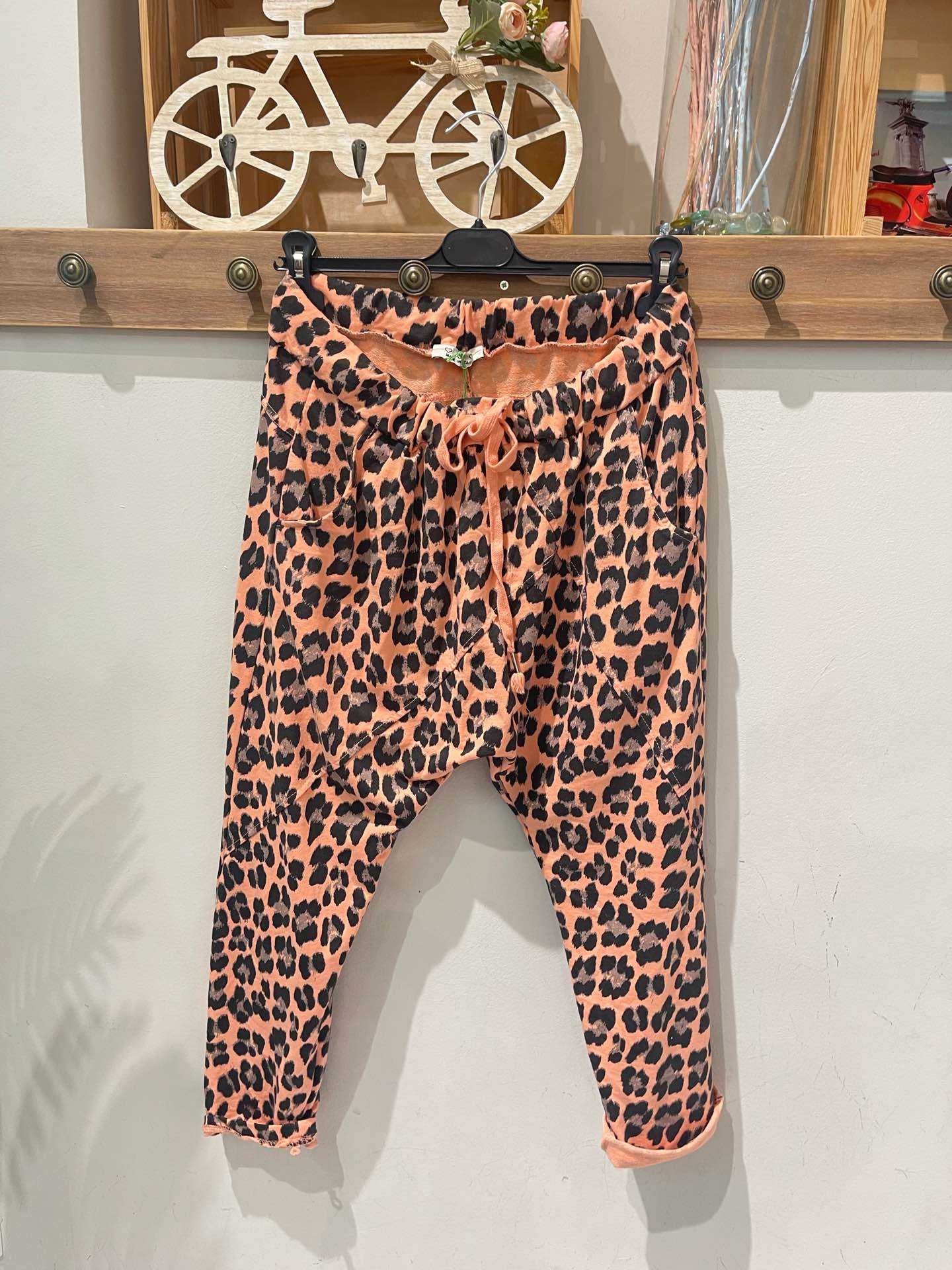 Baggy leopard pants