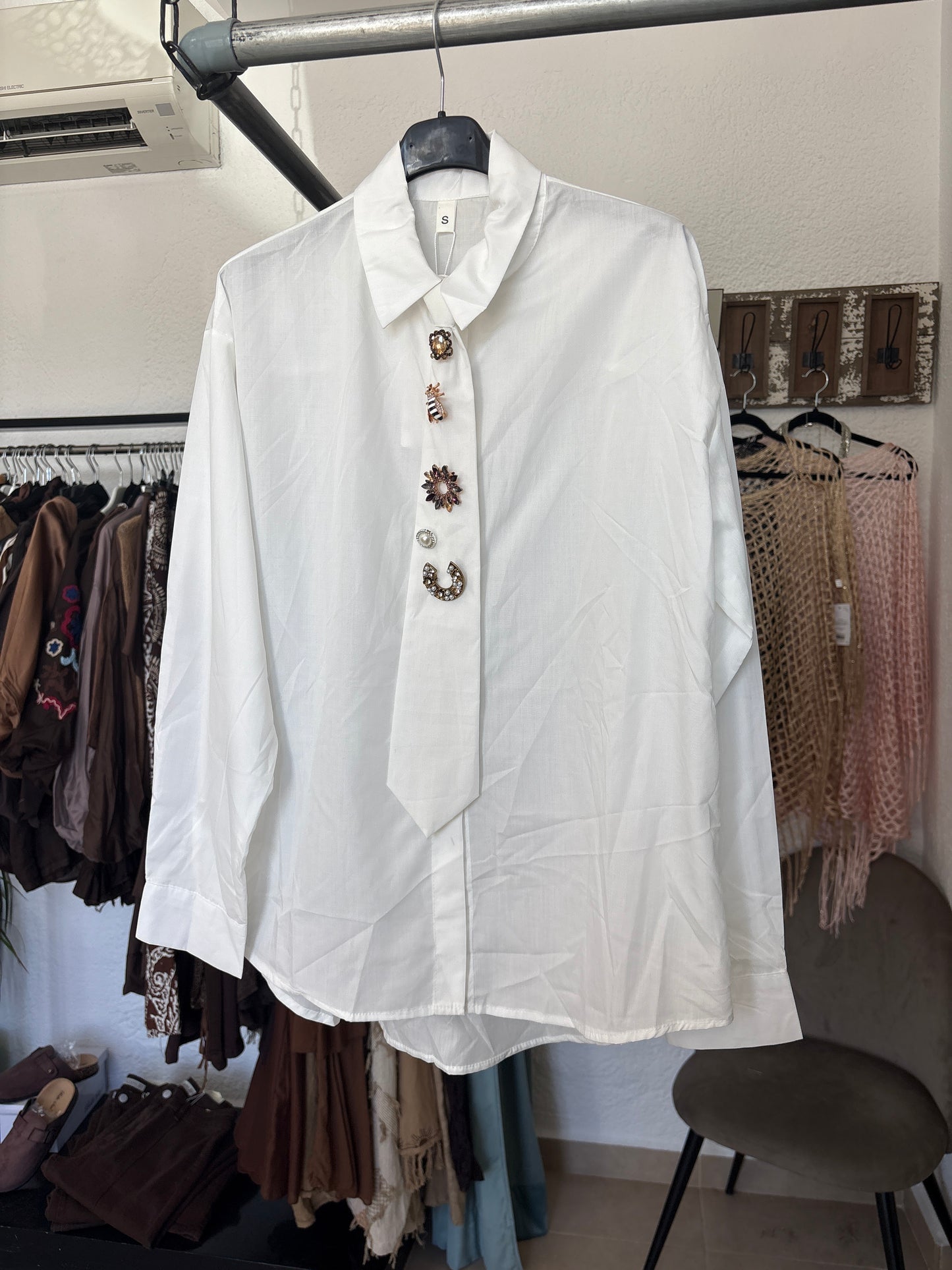 Jewel tie and shirt