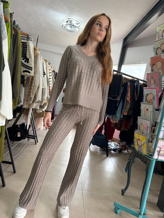 Cable knit lounge set