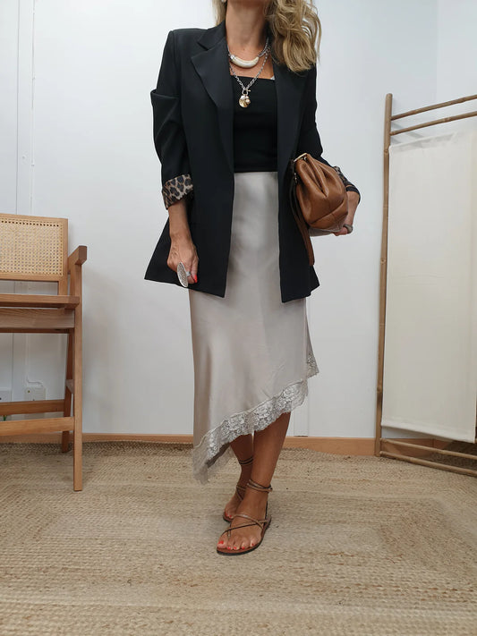 Assymetrical lace trim skirt