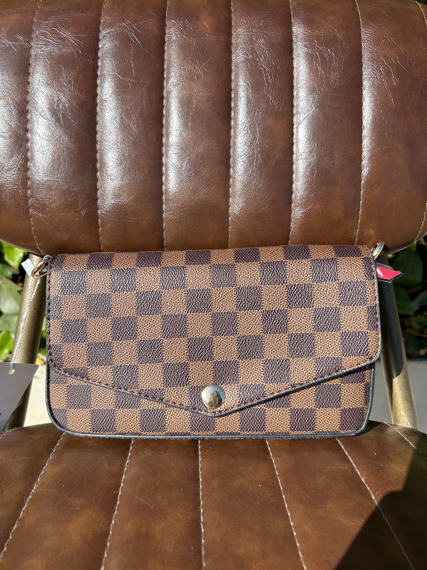 Chessboard-style Clutch