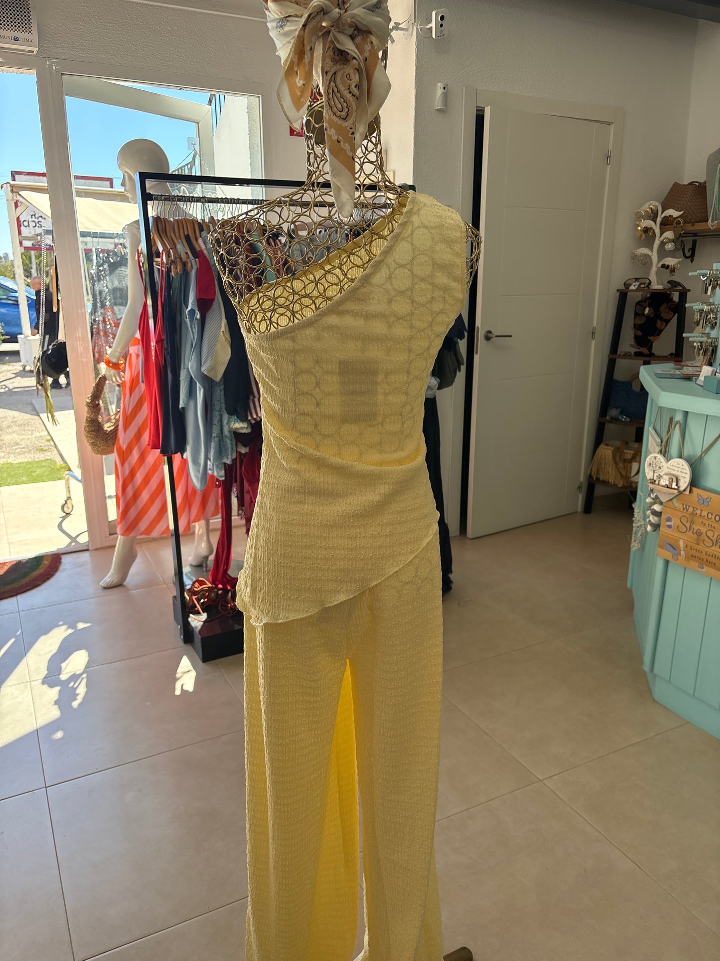 One shoulder Assymetrical top