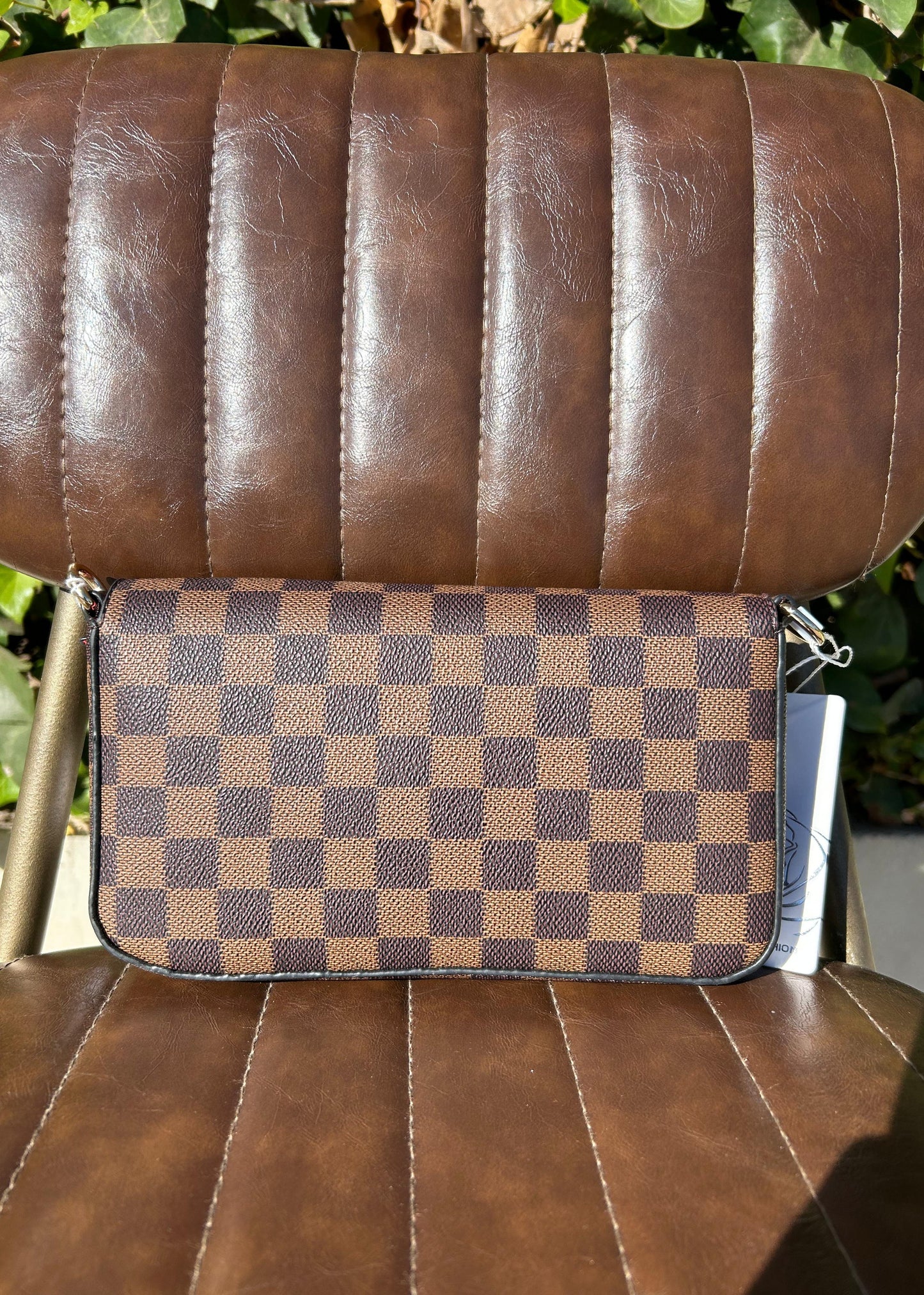 Chessboard-style Clutch