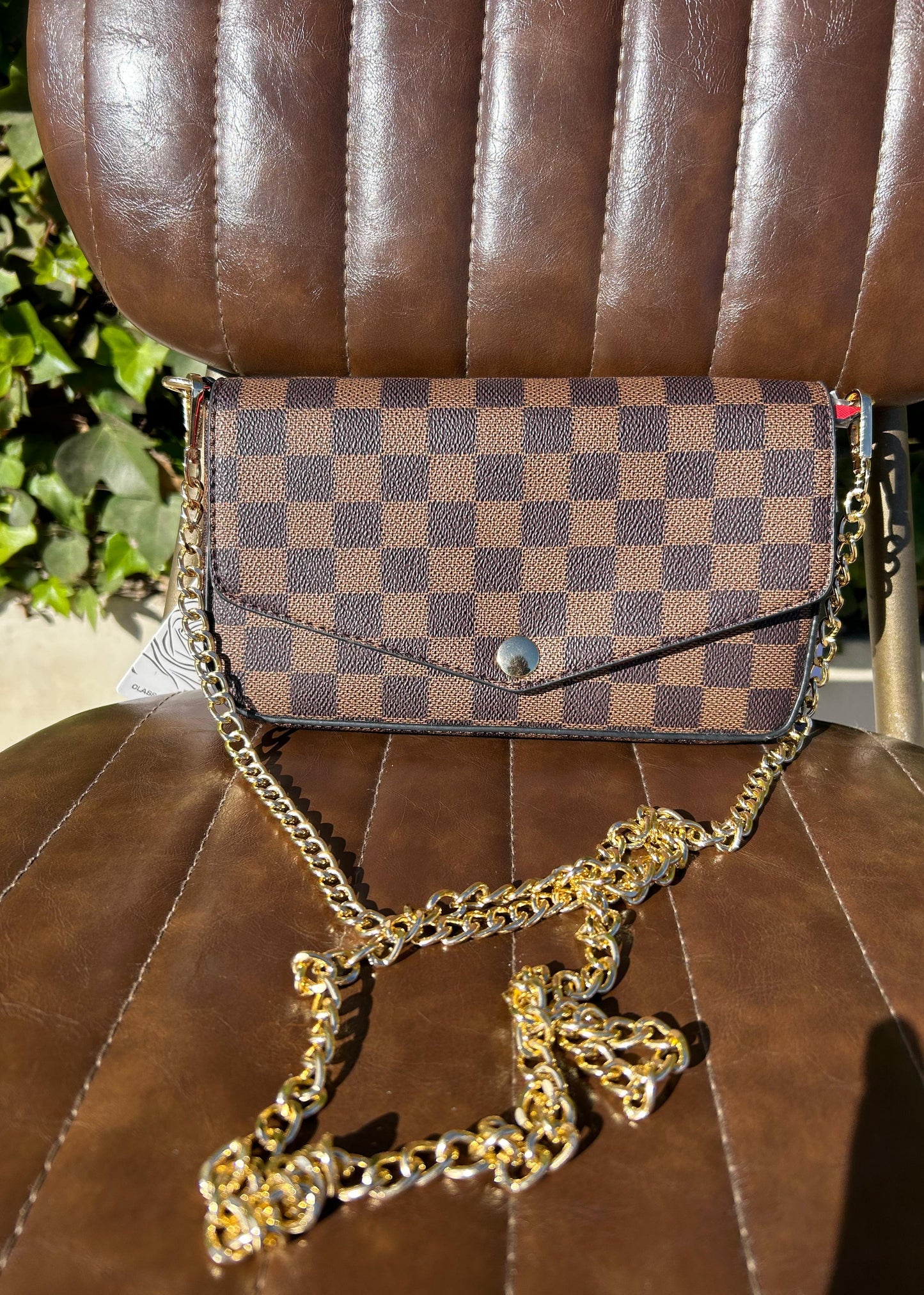 Chessboard-style Clutch