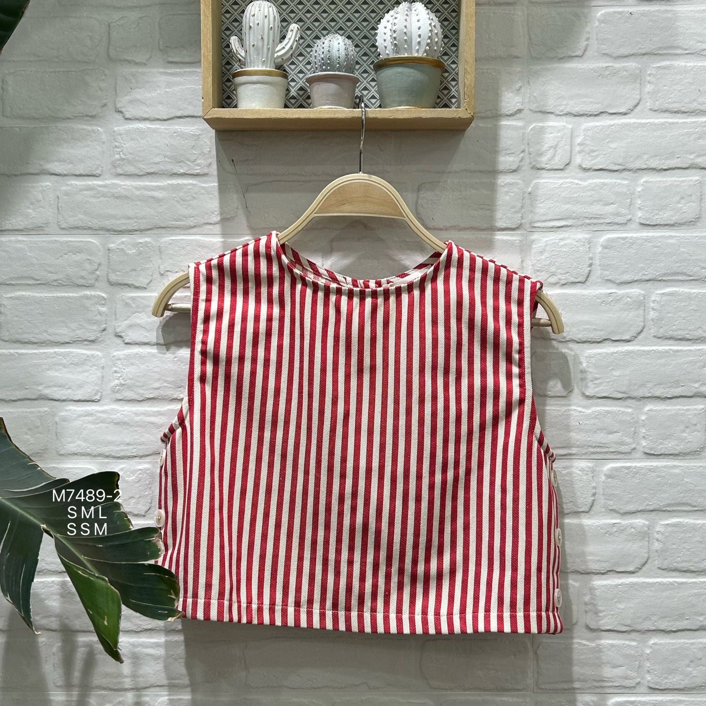 Cropped striped top