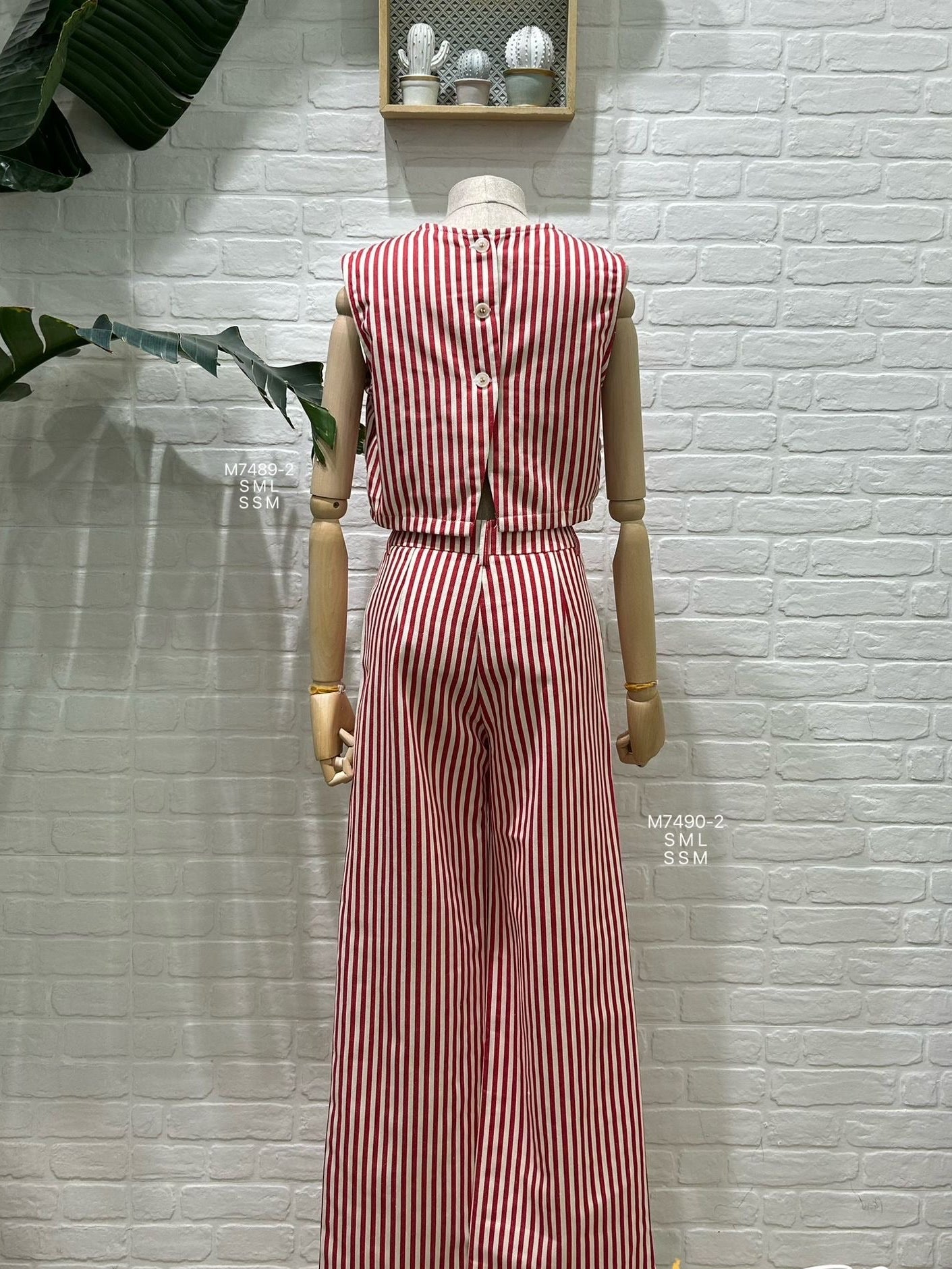 Cropped striped top