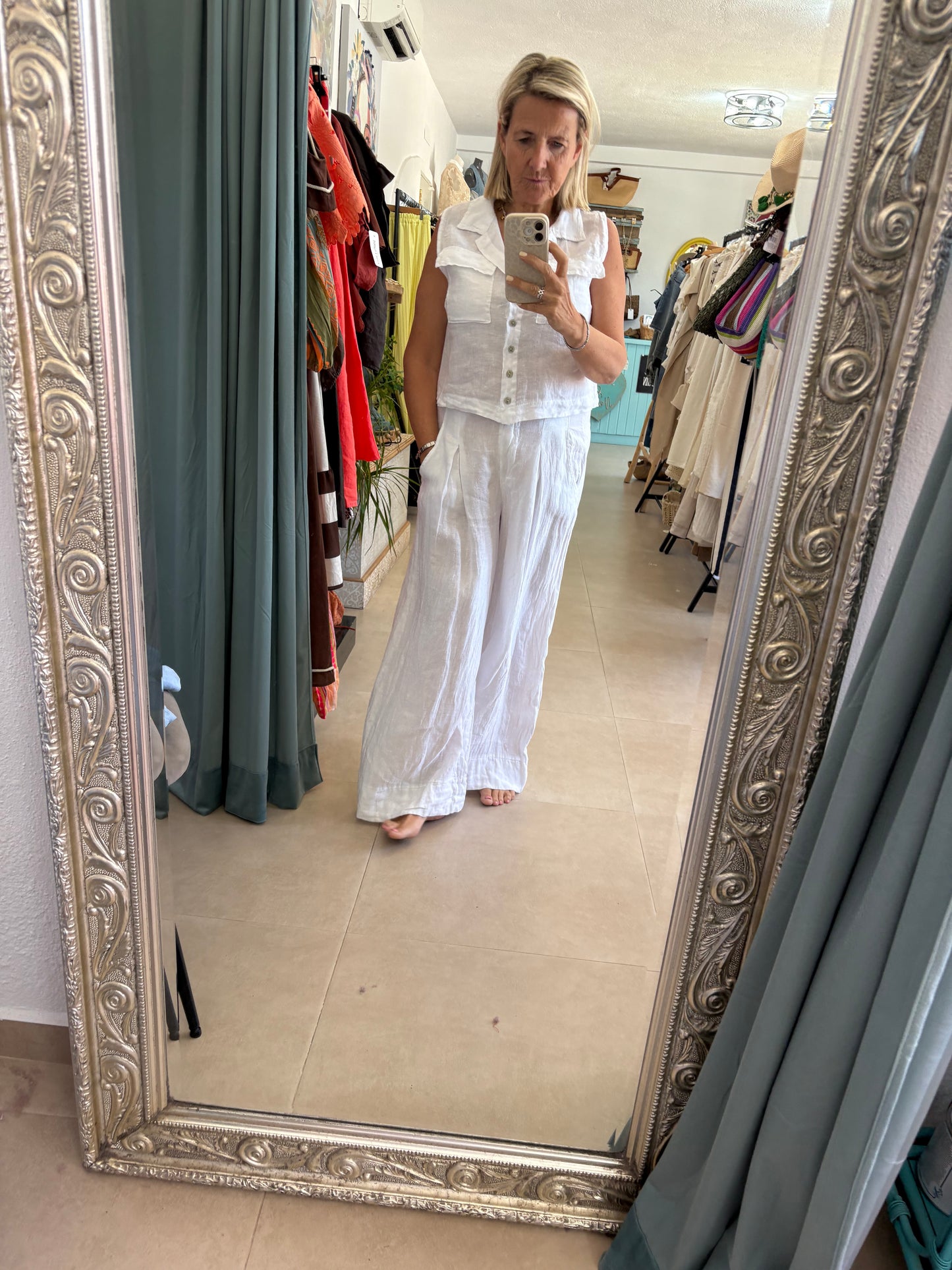 Linen Sleeveless Button-Up Blouse