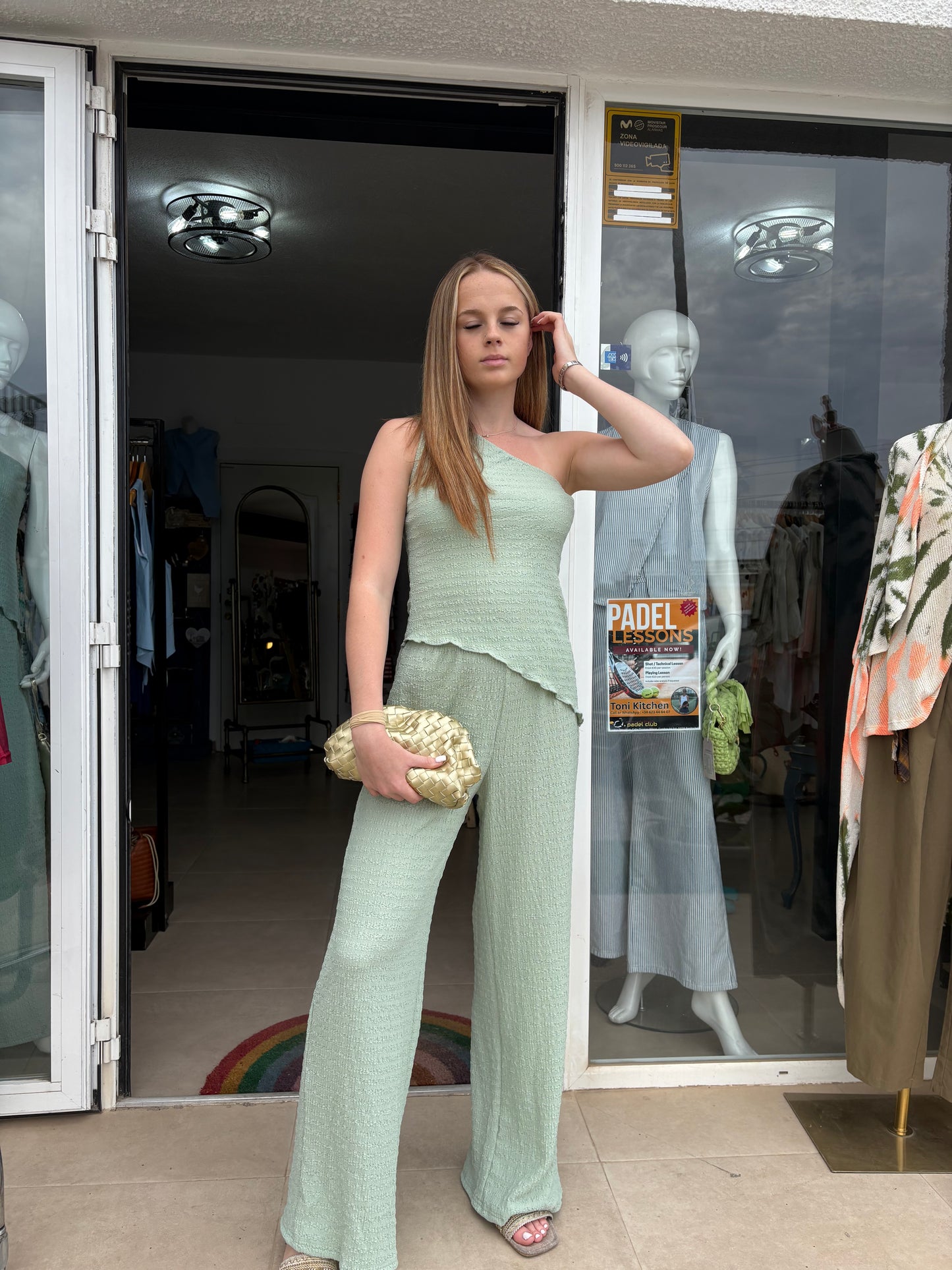One shoulder Assymetrical top