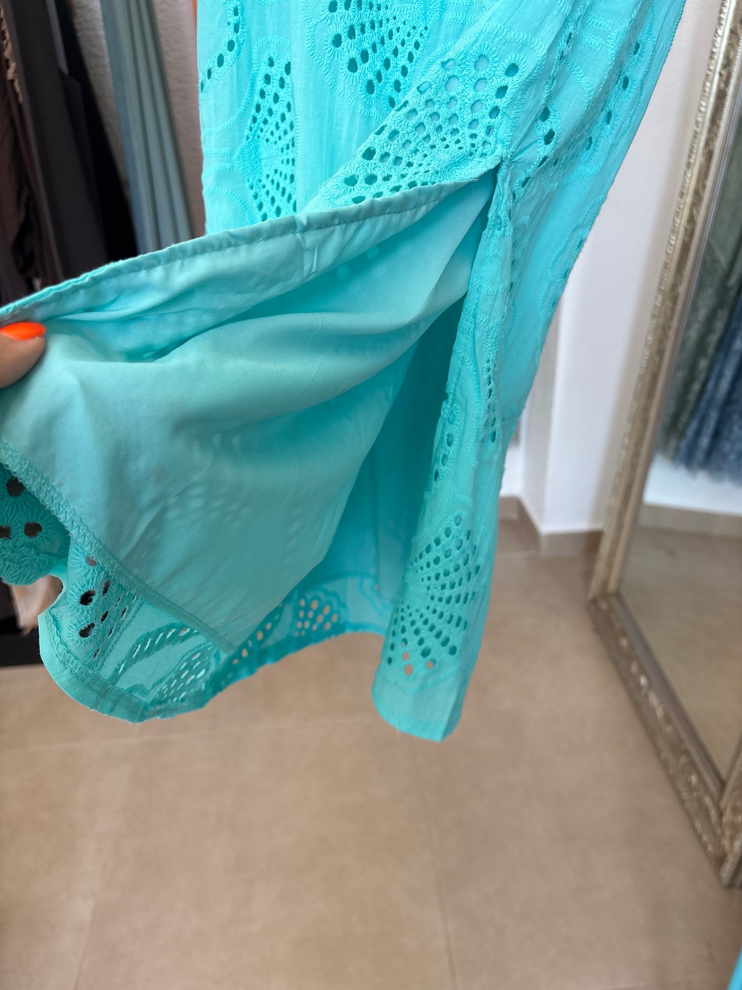 Aqua Broderie Anglaise Co-ord Set – Cropped Top & Slit Maxi Skirt