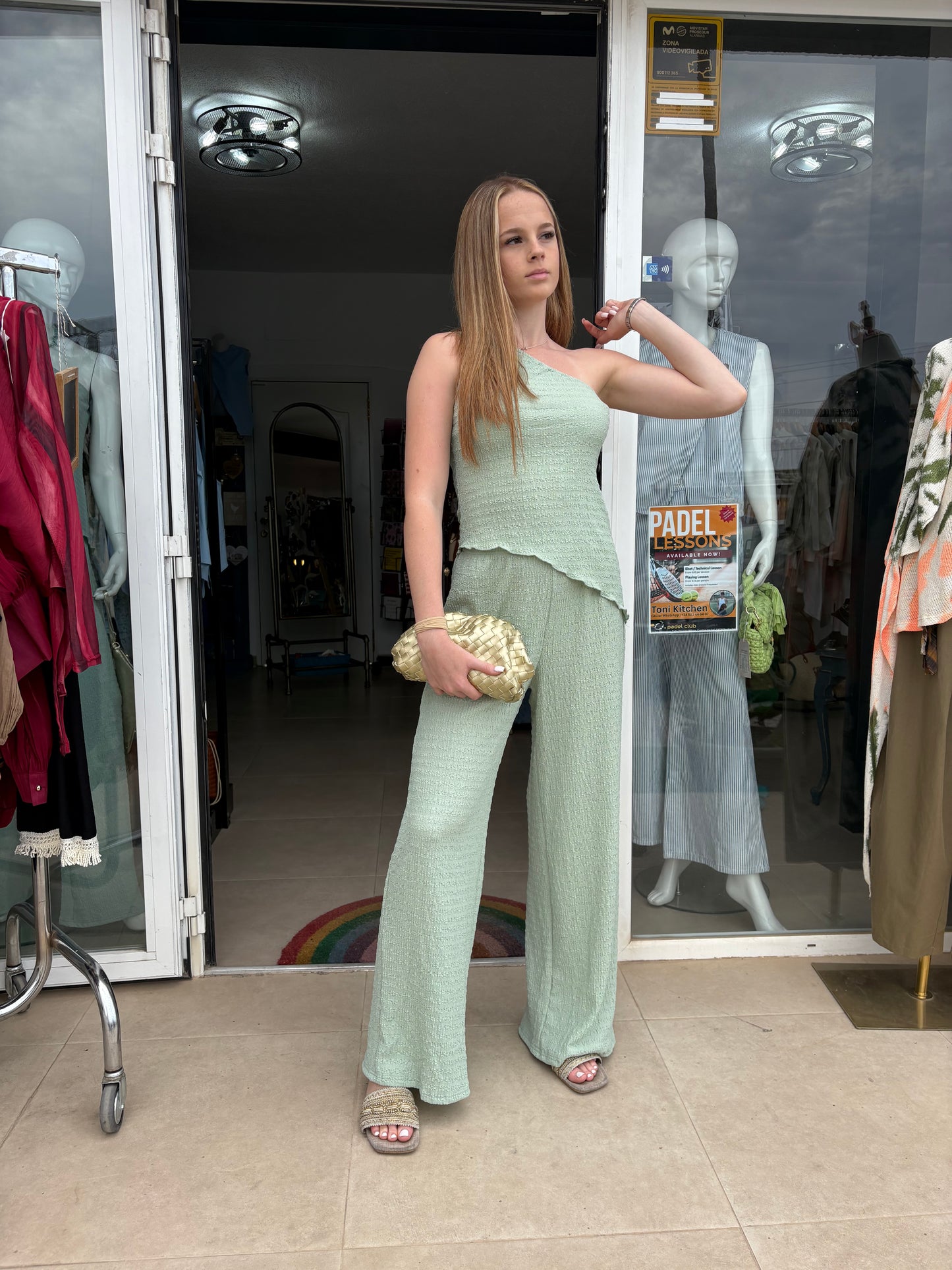 One shoulder Assymetrical top