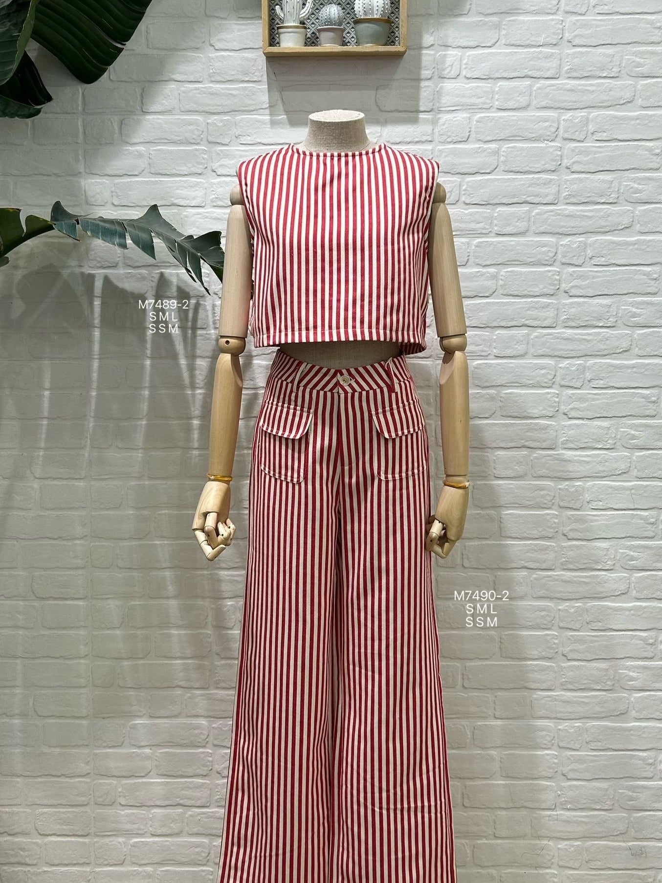 Cropped striped top