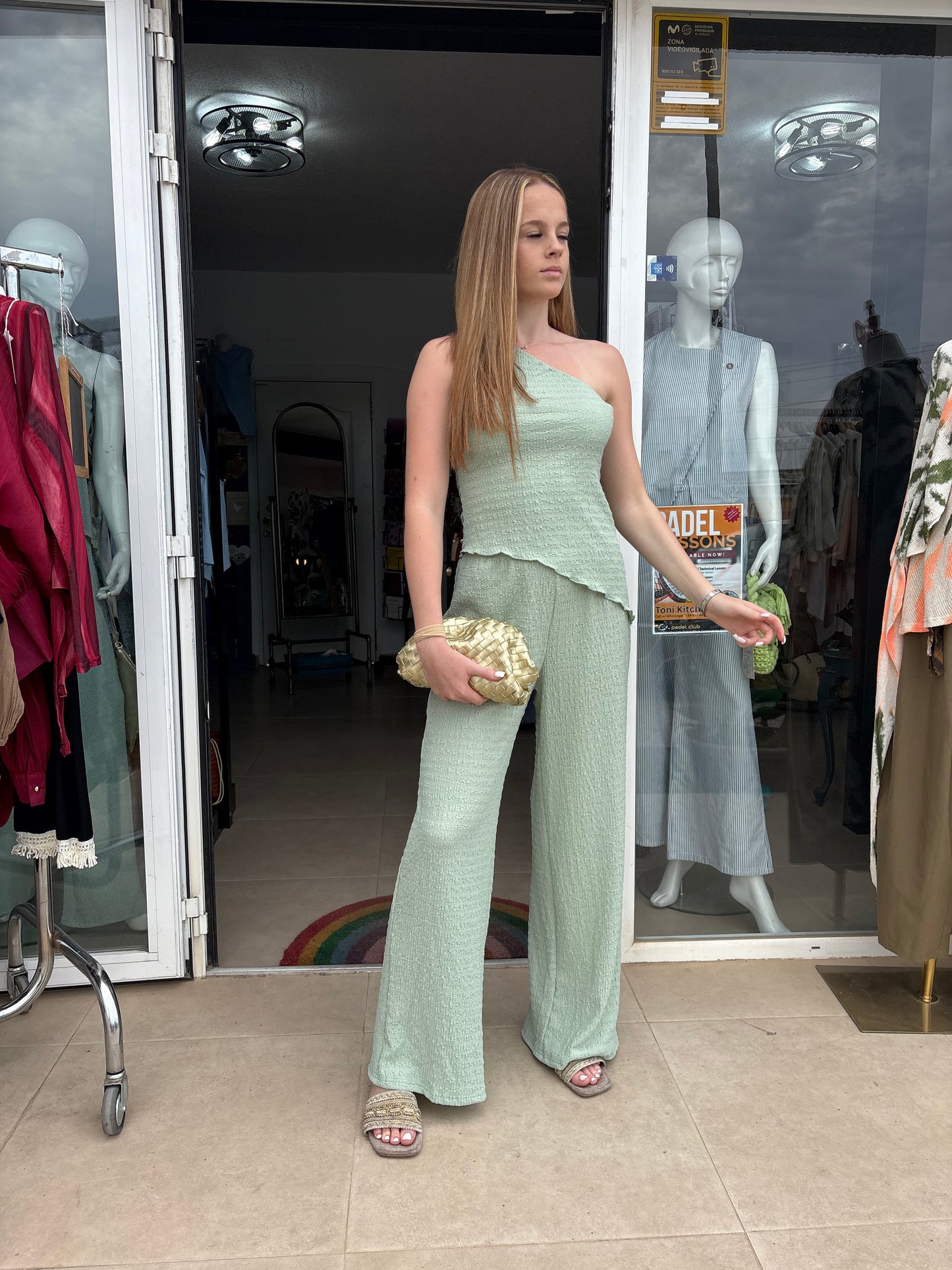 One shoulder Assymetrical top